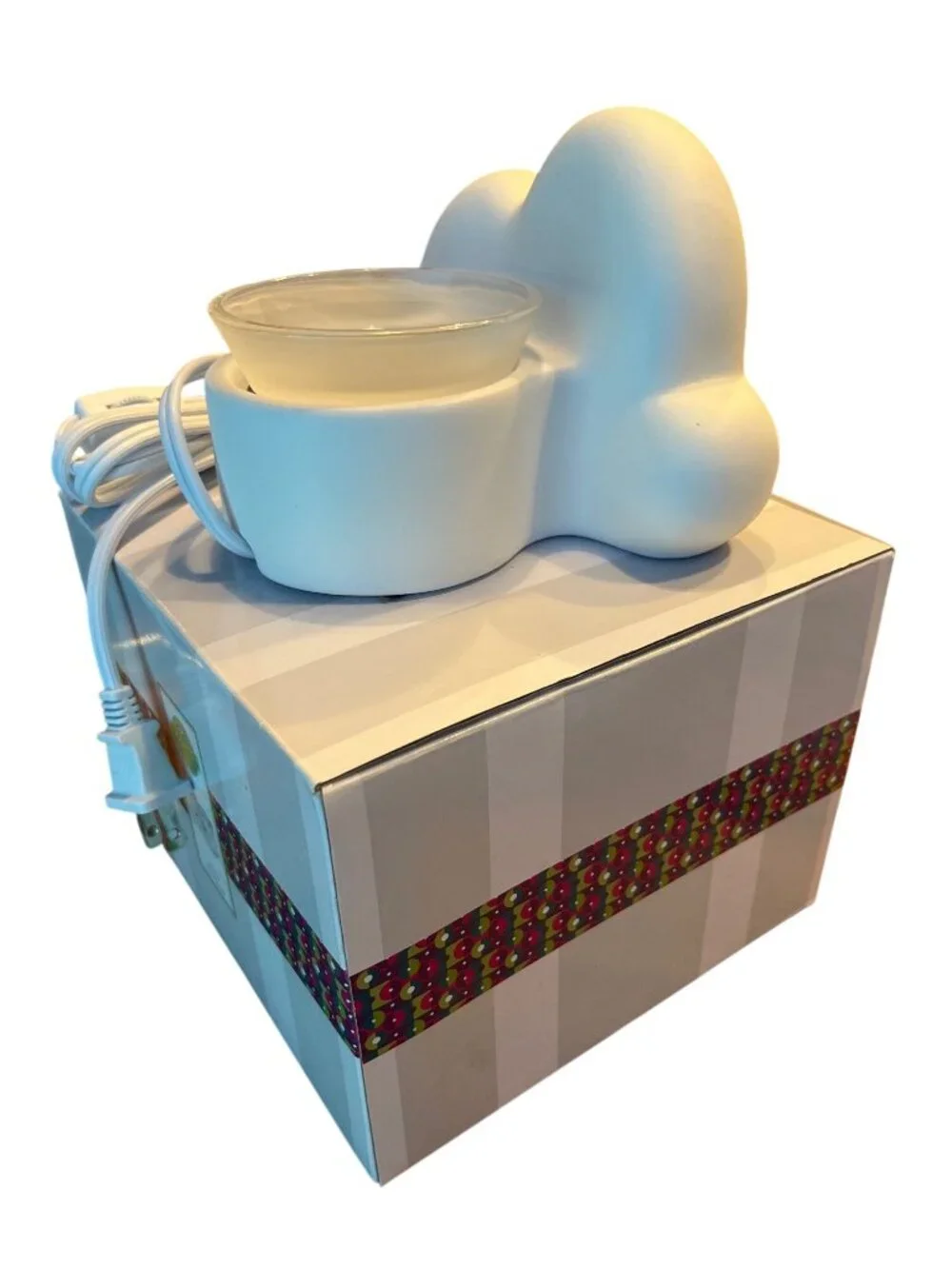 Scentsy Above The Clouds Electric Wax Warmer White Cloud Nursery Meditation - Picture 3 of 7